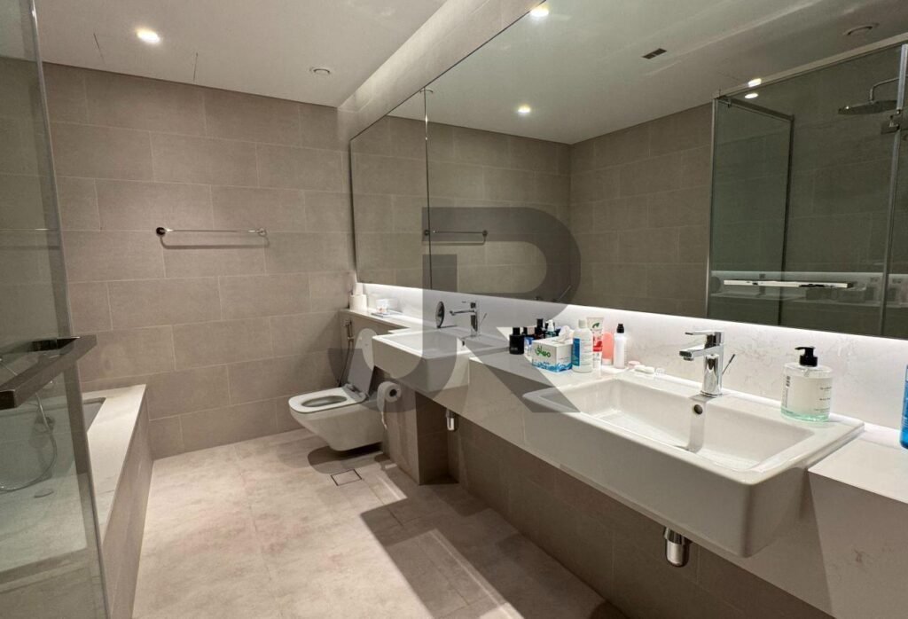 Canal Front Residence 5 — 2 Bed for Rent