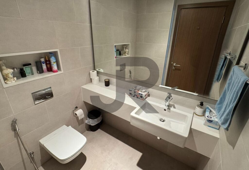 Canal Front Residence 5 — 2 Bed for Rent