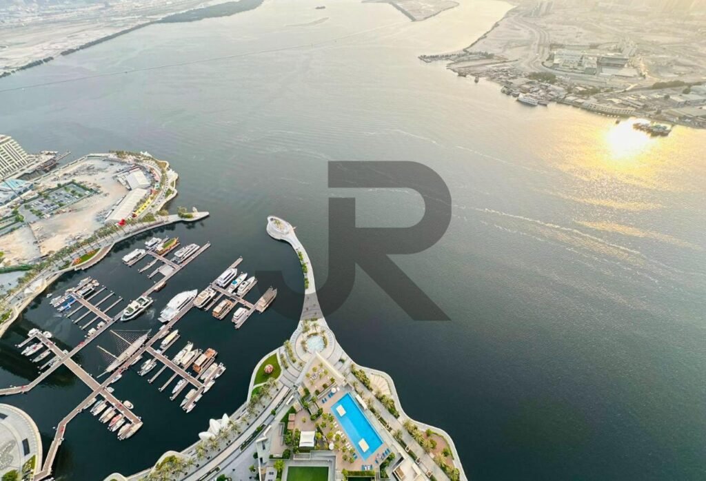 The Grand — ۳ خواب برای اجاره