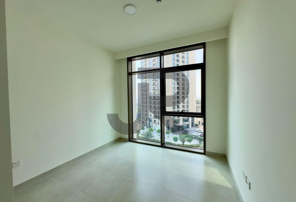 Creek Palace — 1 Bed for Rent · 642 sqft