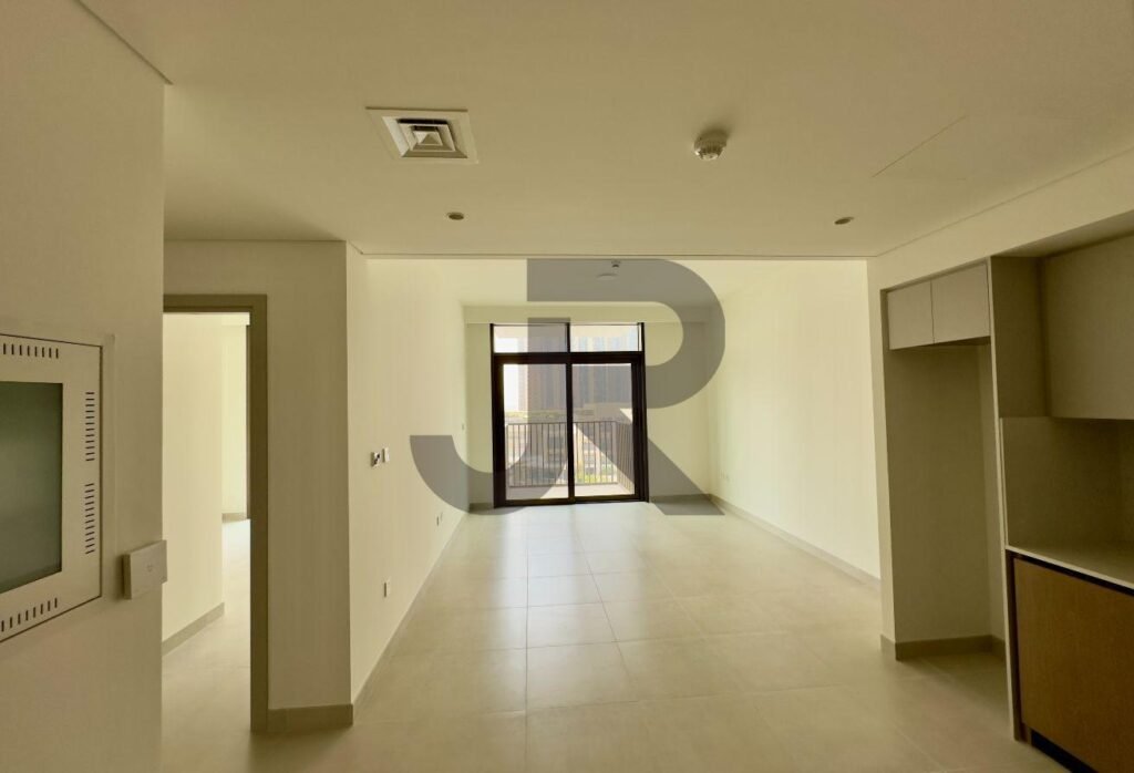 Creek Palace — 1 Bed for Rent · 642 sqft