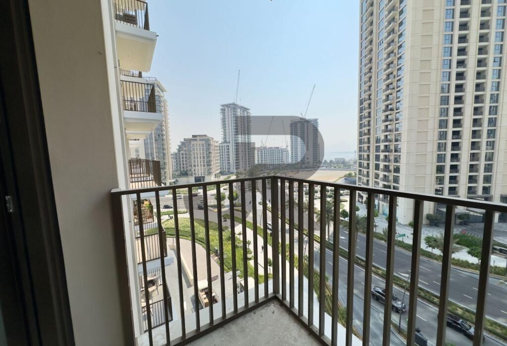 Creek Palace — 1 Bed for Rent · 642 sqft