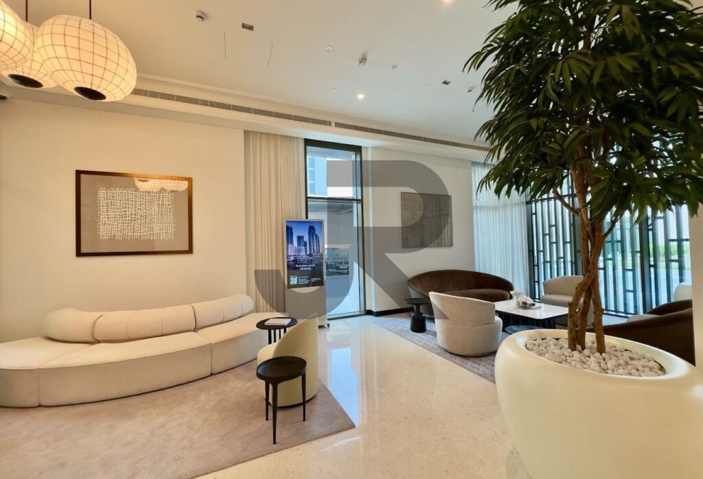 Creek Palace — 1 Bed for Rent · 642 sqft