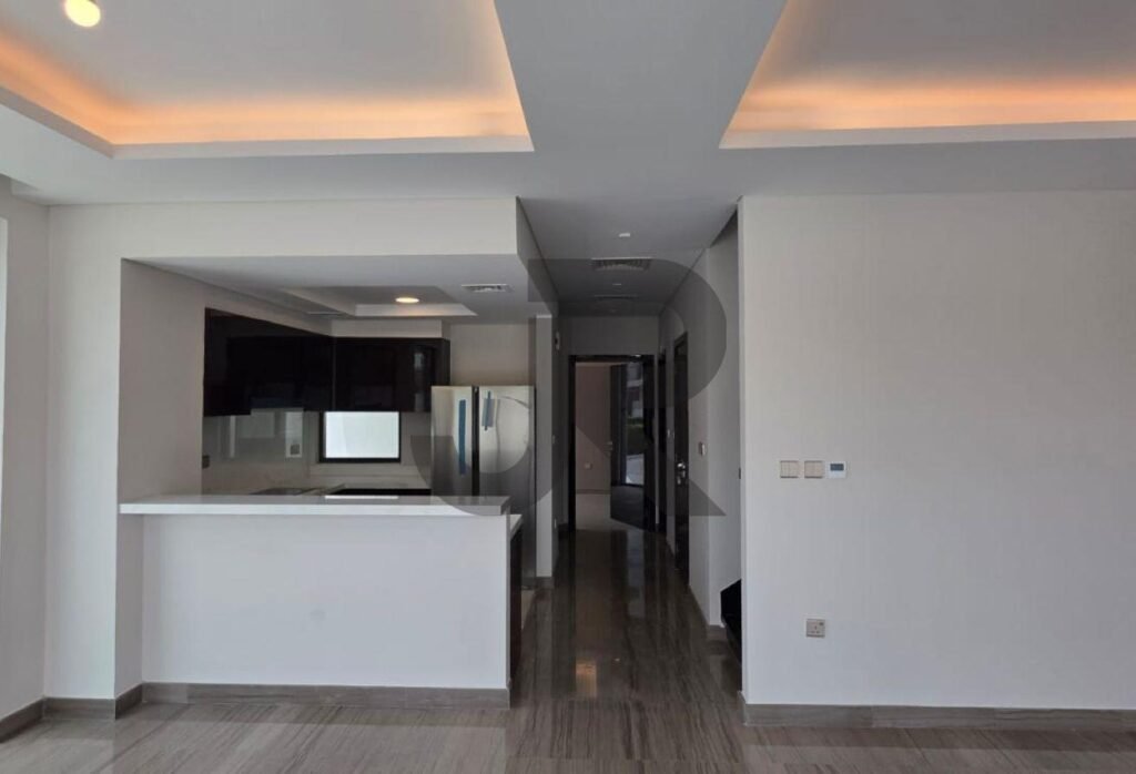 Silver Springs 3 — 5 Bed for Rent