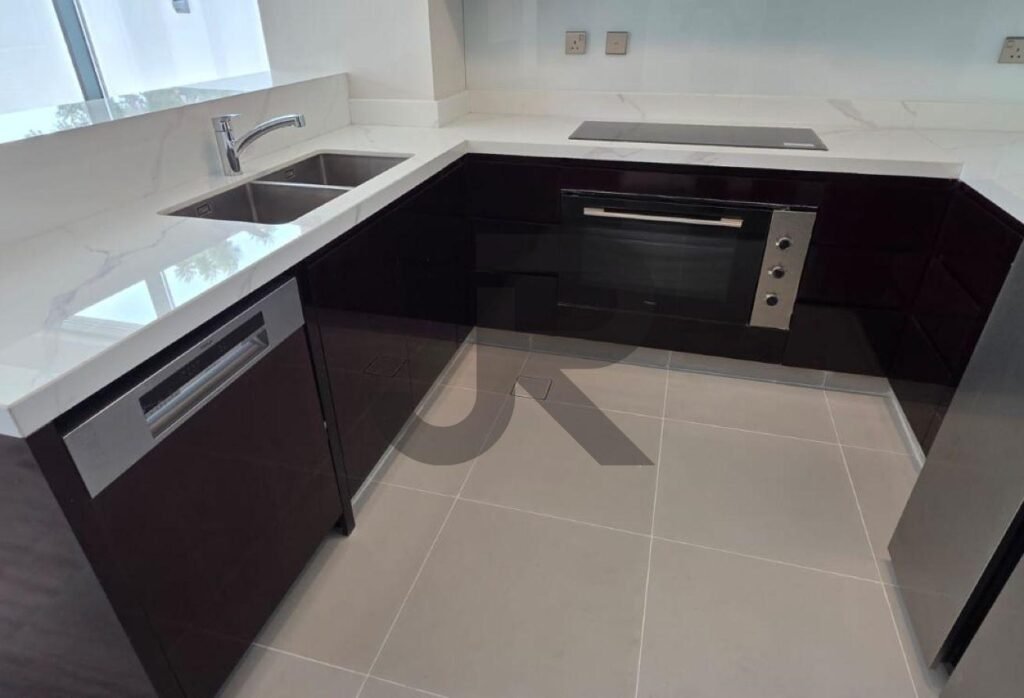 Silver Springs 3 — 5 Bed for Rent