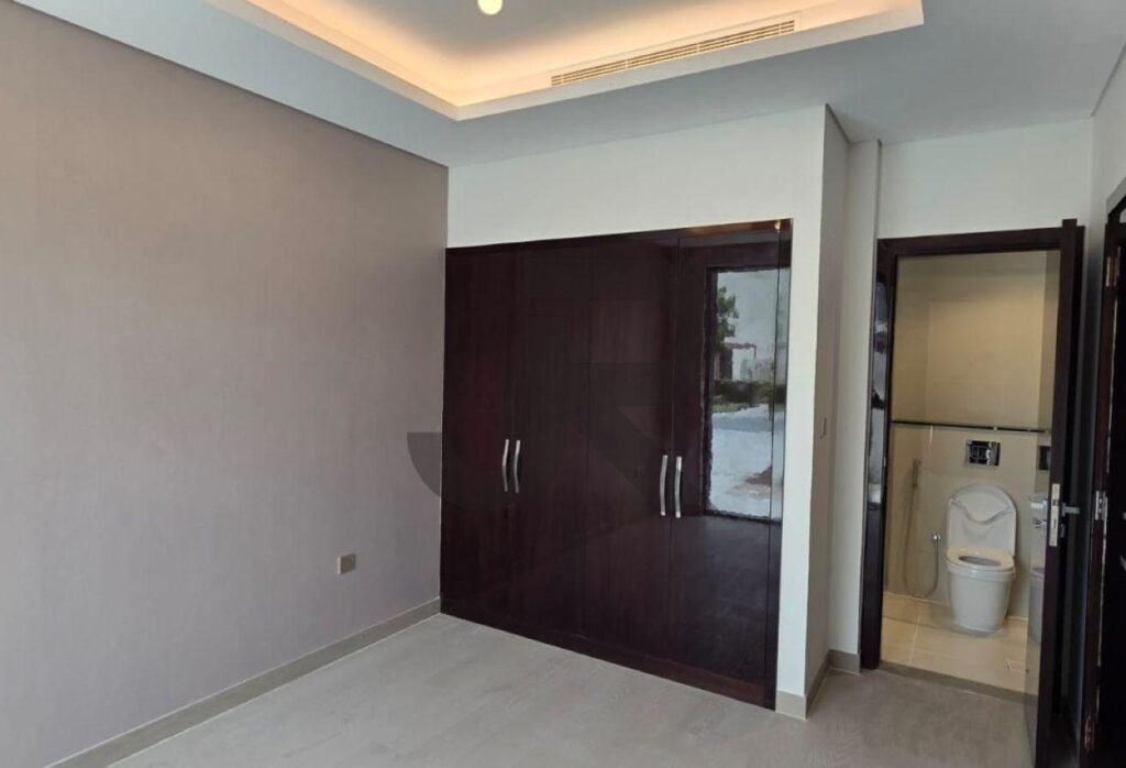 Silver Springs 3 — 5 Bed for Rent