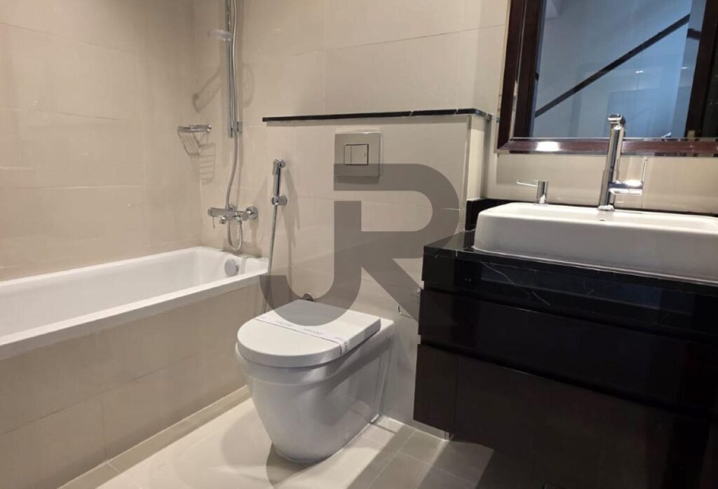 Silver Springs 3 — 5 Bed for Rent
