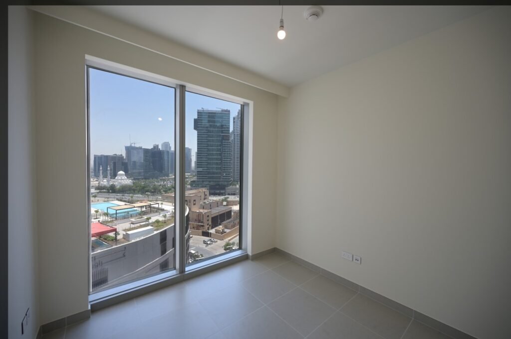 Forte Tower 2 — ۱ خواب — bedroom with window view